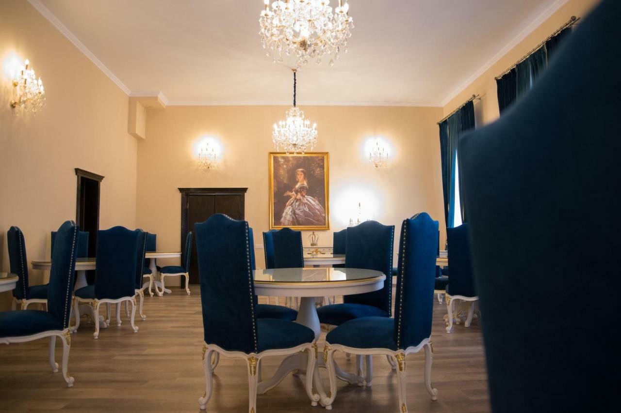 Hotel Boutique Vila Lakastel Синая Екстериор снимка