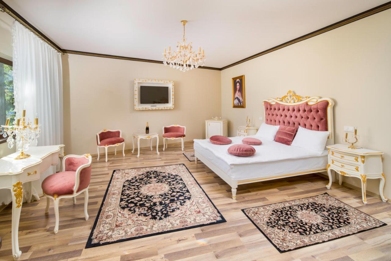 Hotel Boutique Vila Lakastel Синая Екстериор снимка
