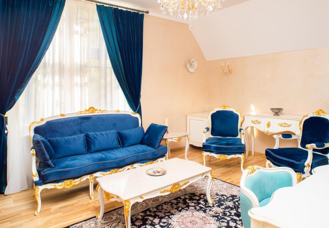 Hotel Boutique Vila Lakastel Синая Екстериор снимка