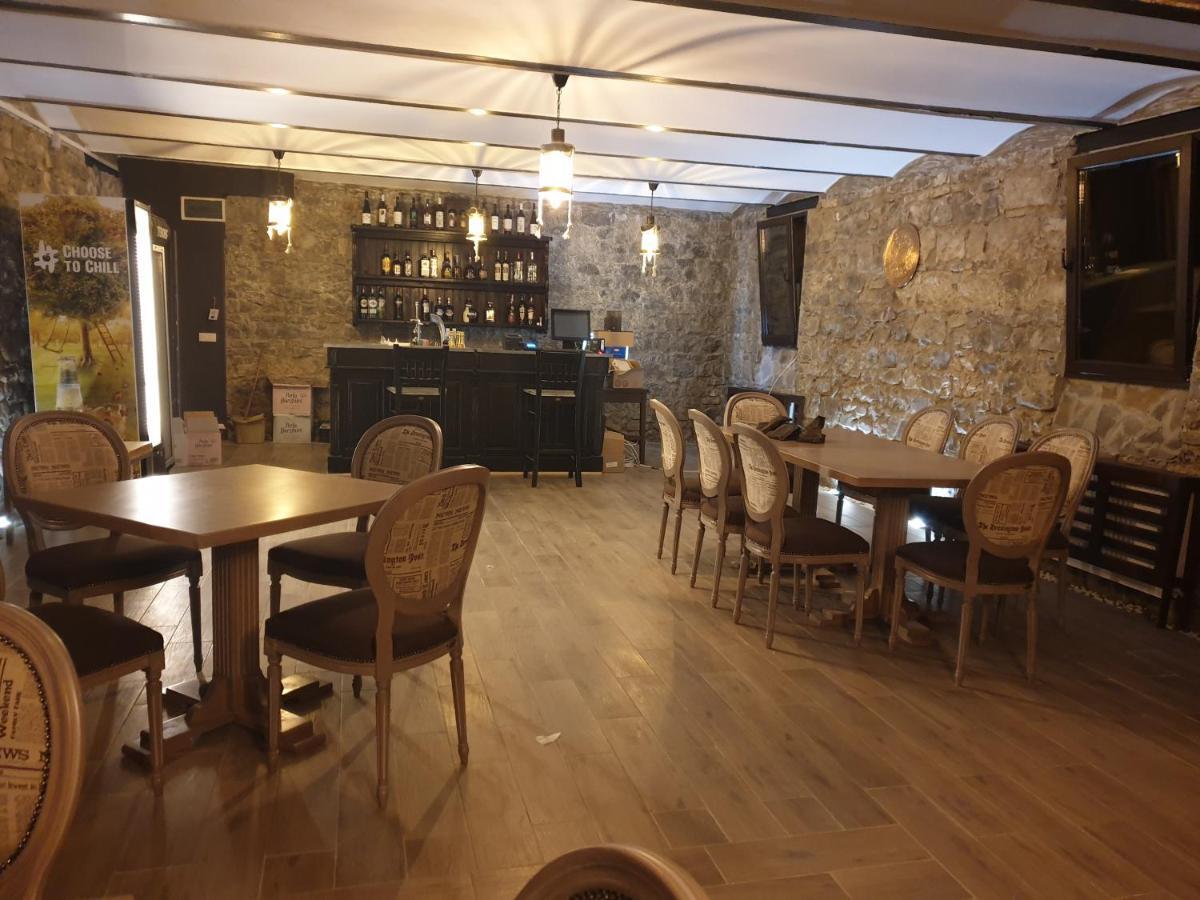 Hotel Boutique Vila Lakastel Синая Екстериор снимка